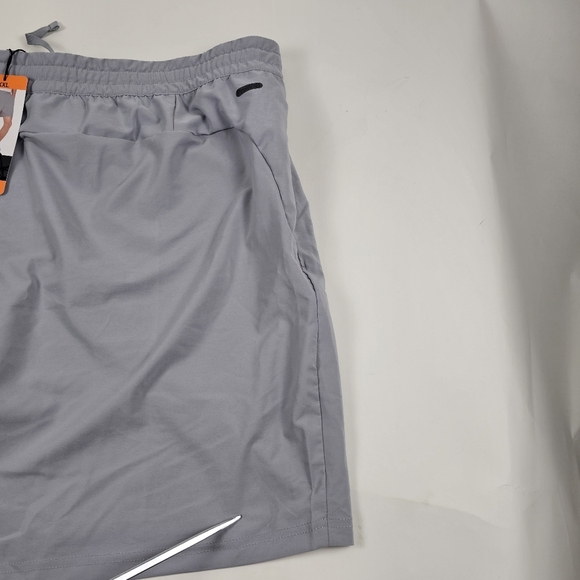 Spyder Active Men's Lightweight Zippered Pockets Short Size XXL Gray - Picture 9 of 10
